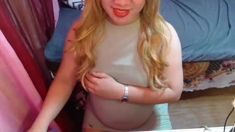 Snapshot of lonelysofia6969 chatting on 05.23.26 lonelysofia6969 online show from 05.23.26