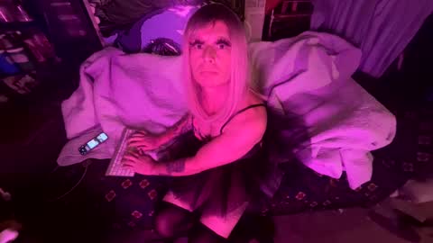 longbeachcd69 online show from 01.10.25