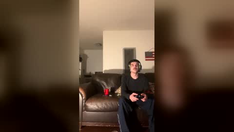 Longbeachslut  online show from 01.09.26