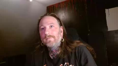 Snapshot of longhair021 chatting on 12.04.24 longhair online show from 12.04.24