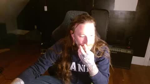 Snapshot of longhair021 chatting on 12.30.24 longhair online show from 12.30.24