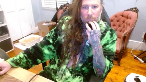 Snapshot of longhair021 chatting on 10.22.25 longhair online show from 10.22.25