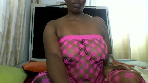 Snapshot of longjuicyclit chatting on 11.12.25 longjuicyclit online show from 11.12.25