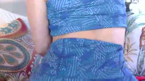 Snapshot of longlegstammy chatting on 09.20.25 Cutenurse91 online show from 09.20.25