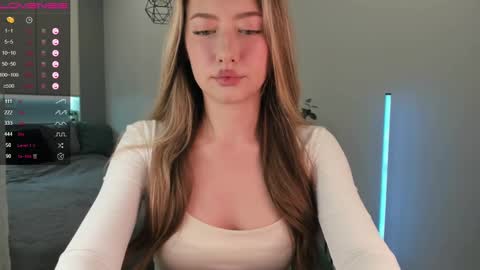 Snapshot of longoriaeva chatting on 02.13.25 Eva online show from 02.13.25