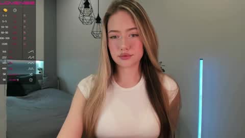 Snapshot of longoriaeva chatting on 02.14.25 Eva online show from 02.14.25