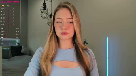 Snapshot of longoriaeva chatting on 02.22.25 Eva online show from 02.22.25