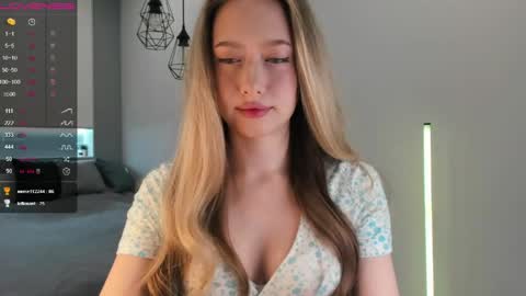 Snapshot of longoriaeva chatting on 03.20.26 Eva online show from 03.20.26