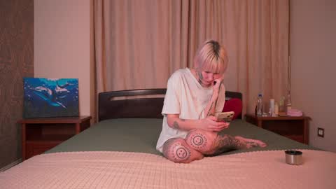 Snapshot of lookatmehabibi_ chatting on 11.26.25 Adele Ellie and Lou Sally Dana and Bonnie online show from 11.26.25