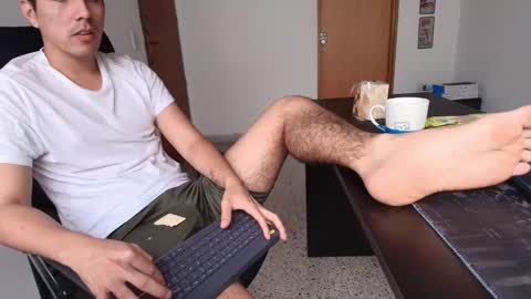 looki 16 online show from 10.12.25