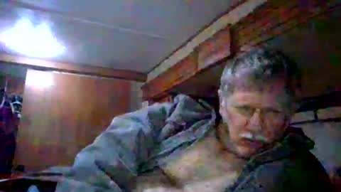 Snapshot of lookingagain181 chatting on 11.02.25 lookingagain181 online show from 11.02.25