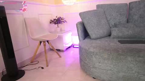 Snapshot of loonanyx chatting on 09.27.25 Loona Nyx online show from 09.27.25