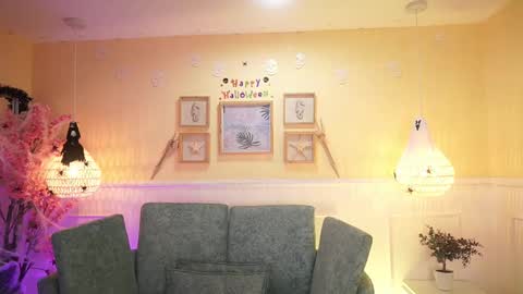 Snapshot of loonanyx chatting on 10.21.25 Loona Nyx online show from 10.21.25