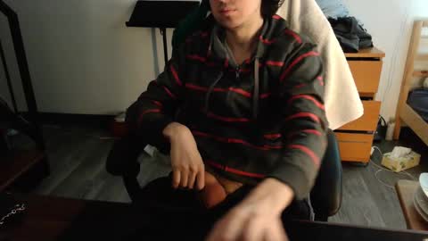 Snapshot of loosegoose420 chatting on 10.27.25 Peter and Ash online show from 10.27.25