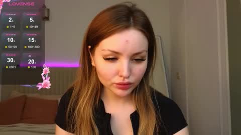 Snapshot of lora_amber chatting on 09.20.25 Lora online show from 09.20.25