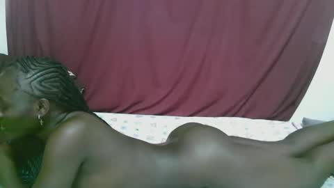 Snapshot of lora_amor chatting on 10.10.25 lora_amor online show from 10.10.25