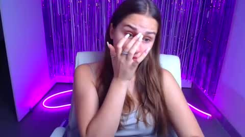 Snapshot of lora_kisses chatting on 09.19.25 Lora online show from 09.19.25