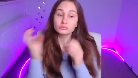 Snapshot of lora_kisses chatting on 10.06.25 Lora online show from 10.06.25