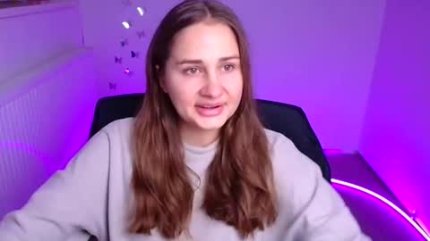 Snapshot of lora_kisses chatting on 10.08.25 Lora online show from 10.08.25