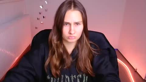 Snapshot of lora_kisses chatting on 10.10.25 Lora online show from 10.10.25