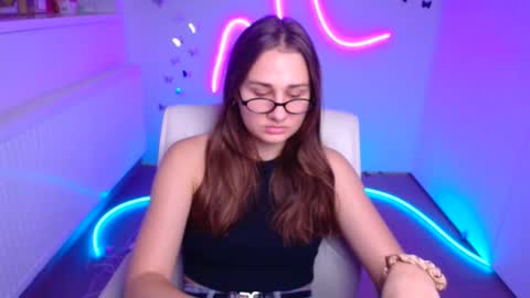 Lora online show from 11.04.25