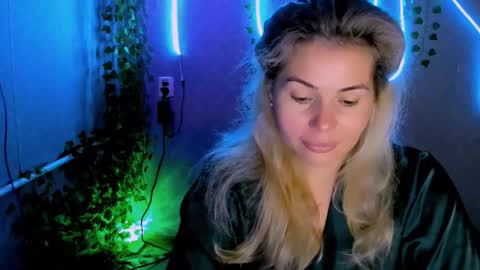 Lora online show from 09.16.25