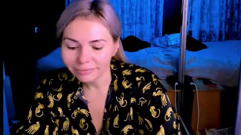 Lora online show from 10.20.25