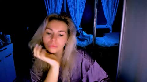 Lora online show from 11.21.25