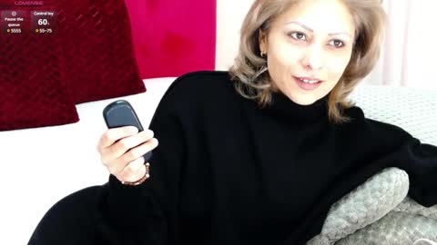 loradelniro1 online show from 02.25.25