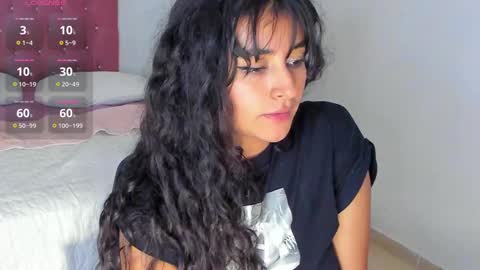 Snapshot of lore_rey chatting on 12.10.24 lore_rey online show from 12.10.24