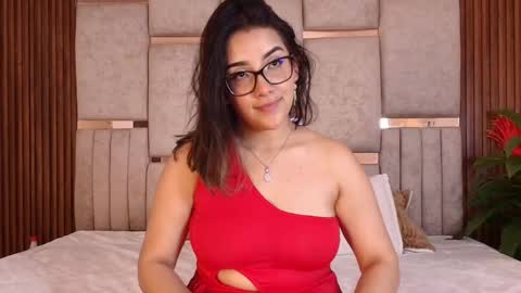 Snapshot of lorein_dim chatting on 10.10.25  Lorein  online show from 10.10.25