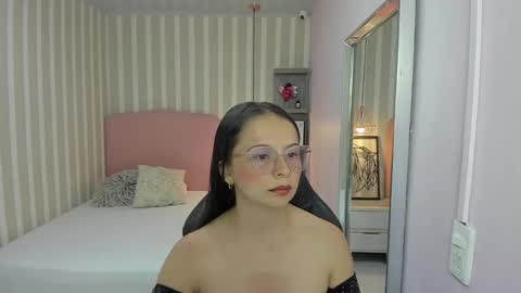 lorelaigiven online show from 11.12.25