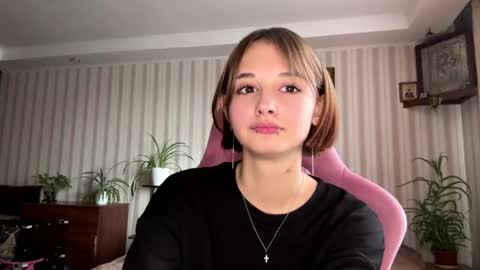 Snapshot of loreleiclaus chatting on 07.22.26 Liya online show from 07.22.26
