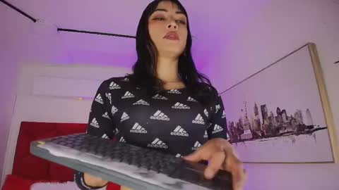Snapshot of loreley_novoa chatting on 09.15.25 LORELI online show from 09.15.25