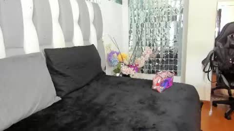Snapshot of loren_jacksoon chatting on 06.17.26 Loren online show from 06.17.26