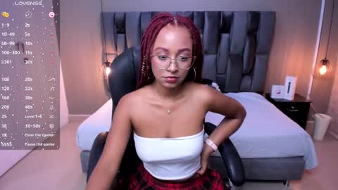 Snapshot of lorena_vieira_ chatting on 12.06.24 Lorena Vieira online show from 12.06.24