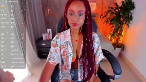 Snapshot of lorena_vieira_ chatting on 12.07.24 Lorena Vieira online show from 12.07.24