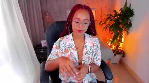 Snapshot of lorena_vieira_ chatting on 12.07.24 Lorena Vieira online show from 12.07.24