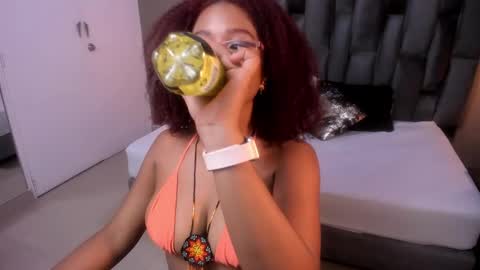 Snapshot of lorena_vieira_ chatting on 01.11.25 Lorena Vieira online show from 01.11.25