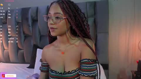 Snapshot of lorena_vieira_ chatting on 02.22.25 Lorena Vieira online show from 02.22.25