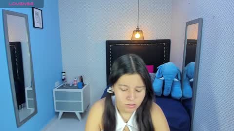 lorenadavies online show from 01.30.25