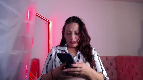 Lorena online show from 02.04.25