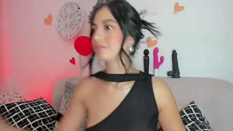 L O R E N online show from 02.21.25