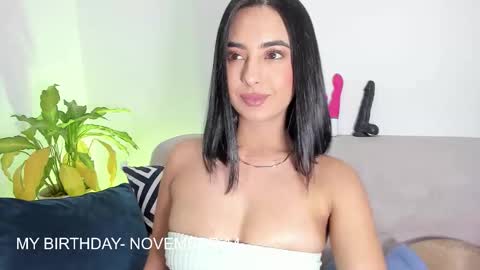 L O R E N online show from 11.10.25