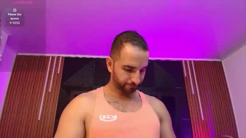 Snapshot of lorenzo_walker_ chatting on 02.21.26 L O R E N Z O Thumbs Up help online show from 02.21.26