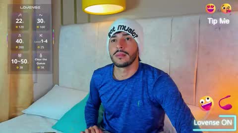 Snapshot of lorett_damian_ chatting on 11.30.25 lorett_damian_ online show from 11.30.25