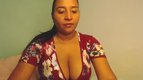 Snapshot of loretta_ chatting on 01.08.25 Loretta Gmez online show from 01.08.25