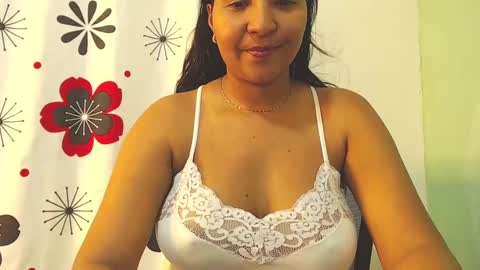 Snapshot of loretta_ chatting on 02.16.25 Loretta Gmez online show from 02.16.25