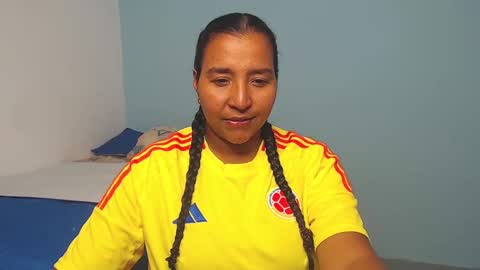 Snapshot of loretta_ chatting on 09.10.25 Loretta Gmez online show from 09.10.25