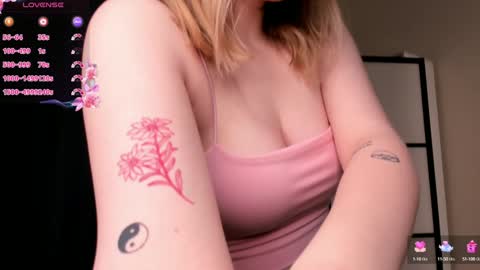 Snapshot of lorettacarnley chatting on 01.07.25 Alice online show from 01.07.25